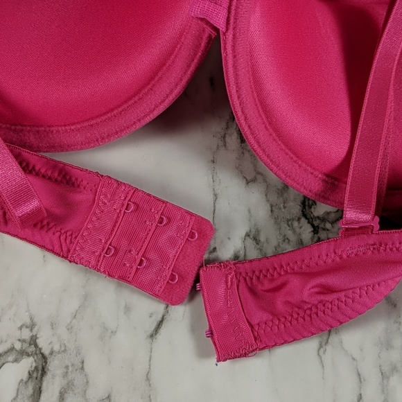 Pink Bra - Picture 3 of 4